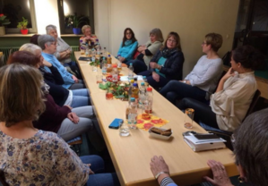 Gabi Schlagner (Dritte von rechts) erzählte den Grafenwöhrer SPD-Frauen von den Schwierigkeiten im Alltag.
